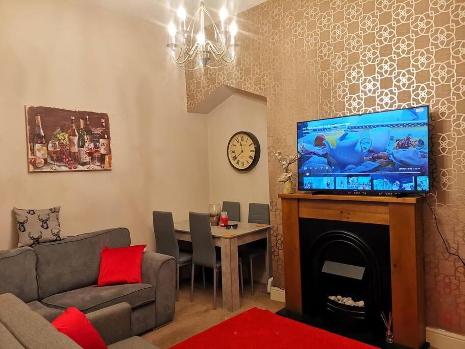 Sommerset Cottages - 2 Bedroom House Sunderland  Bagian luar foto