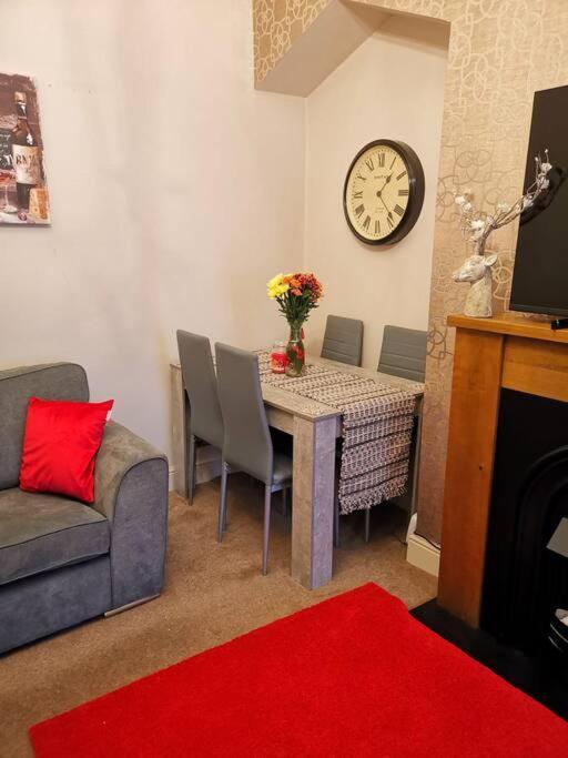Sommerset Cottages - 2 Bedroom House Sunderland  Bagian luar foto