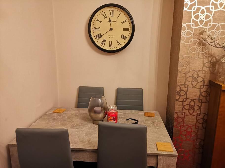 Sommerset Cottages - 2 Bedroom House Sunderland  Bagian luar foto