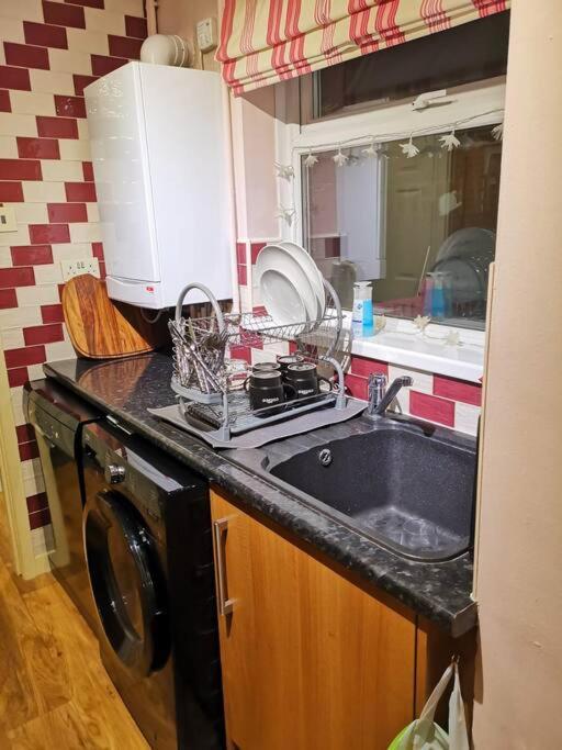 Sommerset Cottages - 2 Bedroom House Sunderland  Bagian luar foto