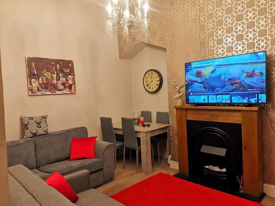 Sommerset Cottages - 2 Bedroom House Sunderland  Bagian luar foto