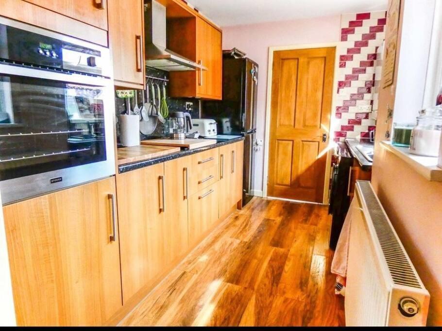 Sommerset Cottages - 2 Bedroom House Sunderland  Bagian luar foto